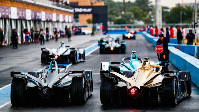 沙特利雅得首届电动方程式赛车 劳斯伯格篷房